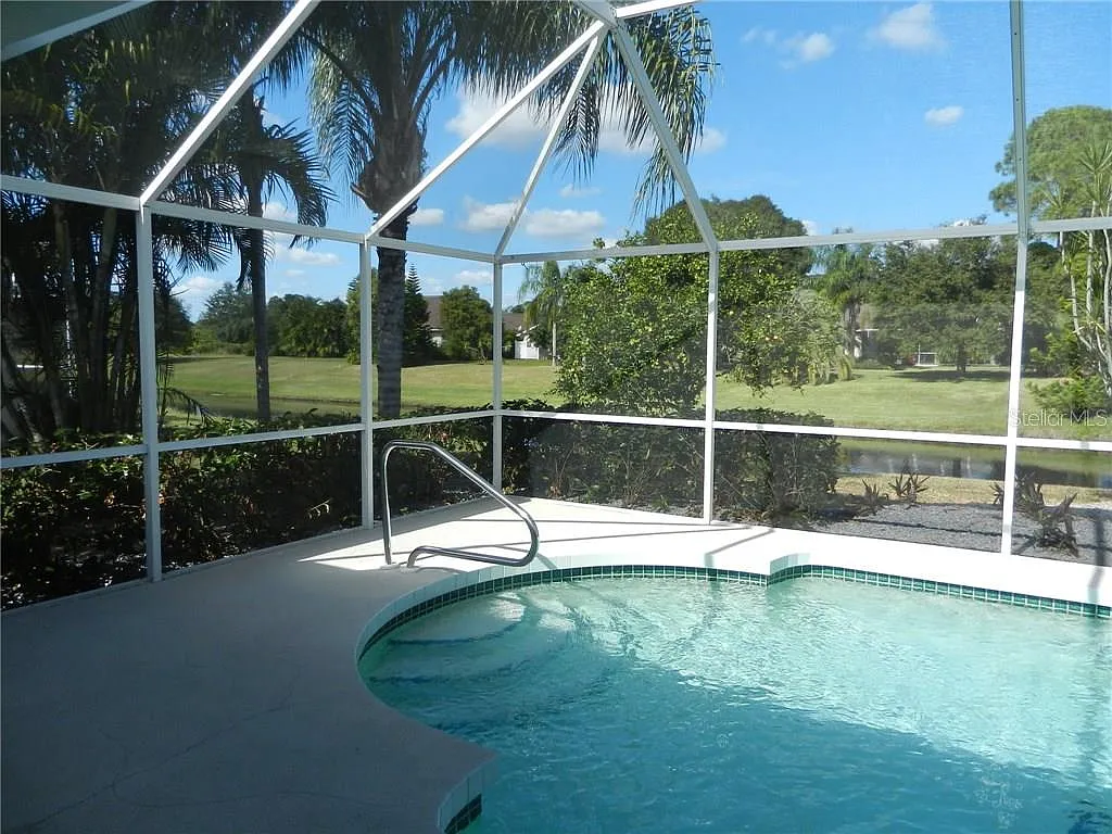 3 bed, 2.5 bath, 2190 sqft, $4,200 — Photo 2