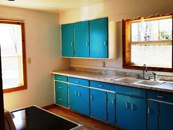 4th image of 905 W Division St