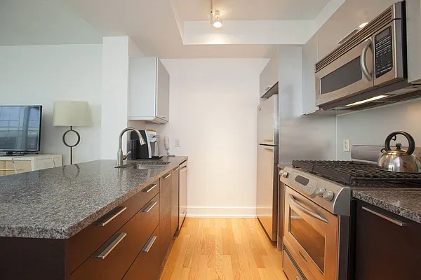 Rented by Levan Real Estate | media 21