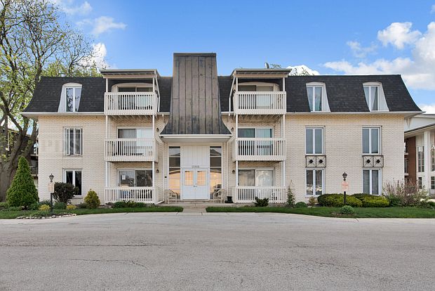 1st image of 10309 Circle Dr APT 101