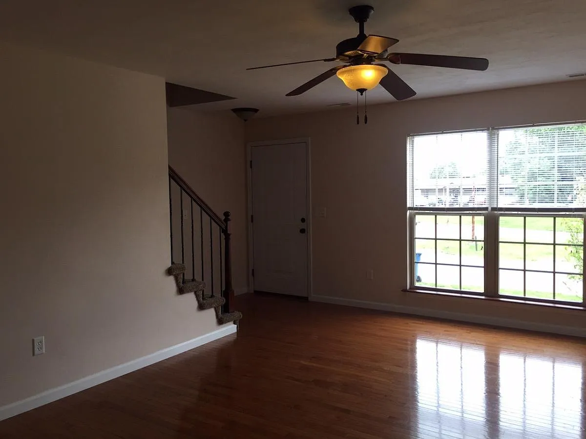 3 bed, 1728 sqft, $1,650 — Photo 3