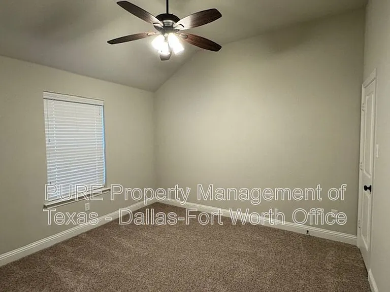 1612 Town Creek Cir — Photo 43