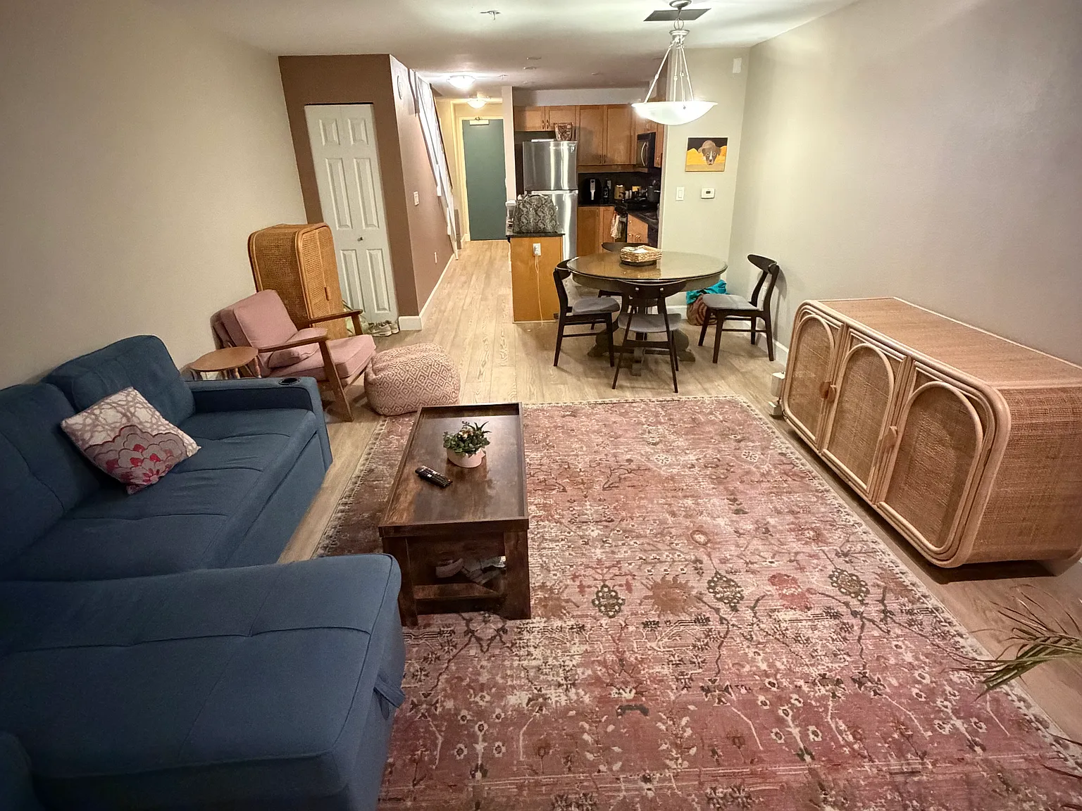 2 bed, 2.5 bath, 921 sqft, $1,750 — Photo 2