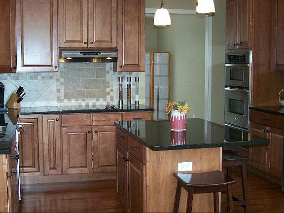 2nd image of 1429 Niagara Ct