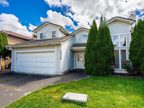 3rd image of 2228 McLeod Ave