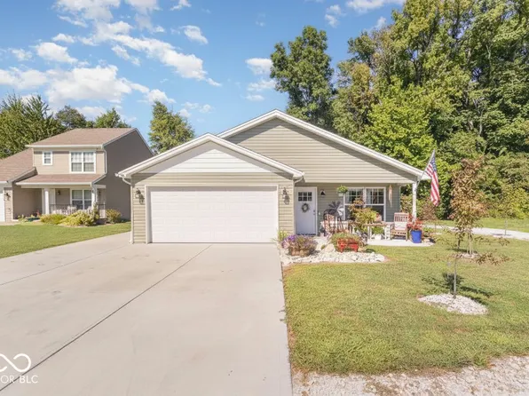 620 Daytona Dr, Sunman, IN 47041