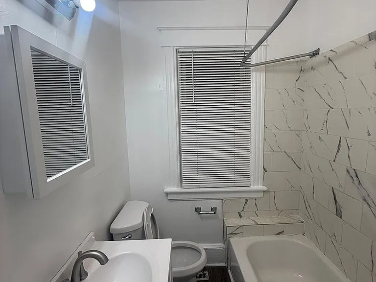 137 Washington St — Photo 3
