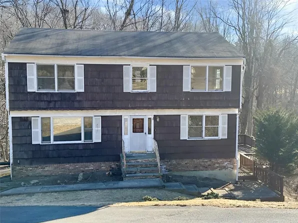 6 Gardineer Road, Putnam Valley, NY 10579