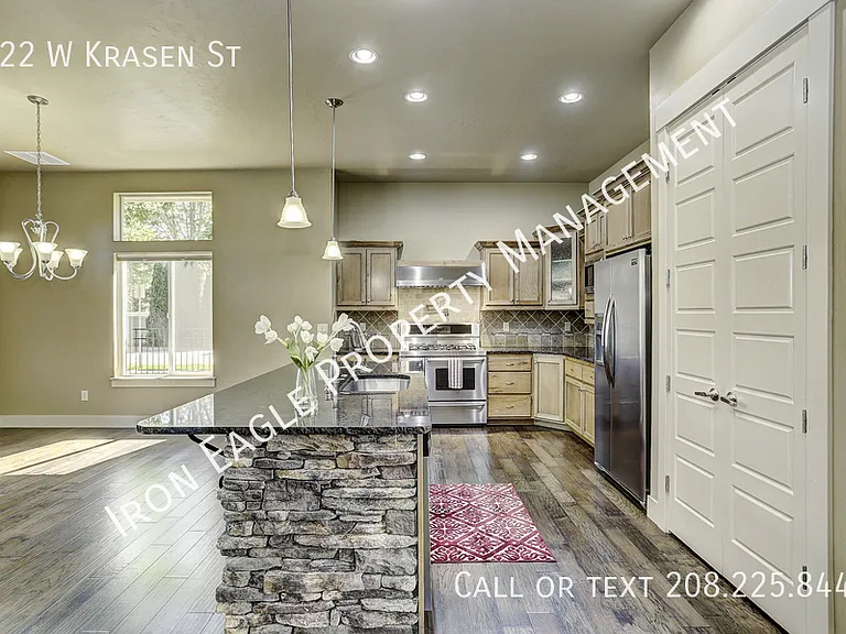 822 W Krasen St — Photo 26