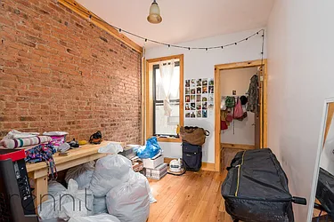 Rented by Rennit Inc.