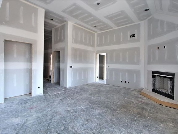 5th image of 32 Neecee Dr #32