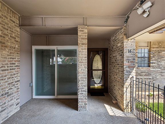 3rd image of 207 E Harwood Rd APT 14