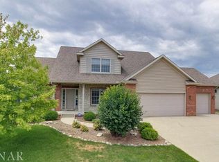 1302 Jolene Dr, Bloomington, IL