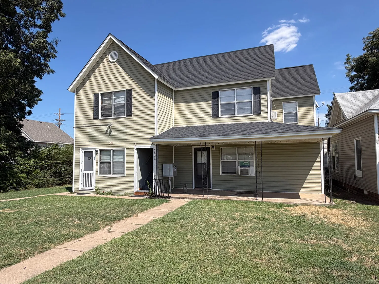 1 bed, 1.0 bath, 400 sqft, $600 — Photo 1
