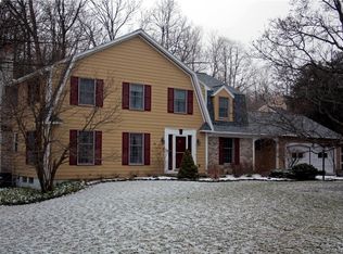 19 Lodge Pole Rd, Pittsford, NY 14534