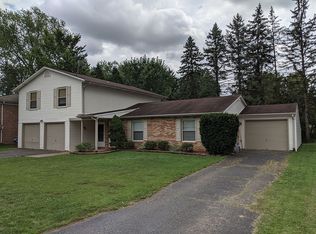 2930 Arboretum Cir NW, Canton, OH 44718