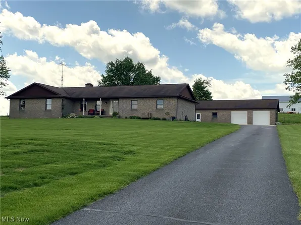 14035 Dover Rd, Apple Creek, OH 44606