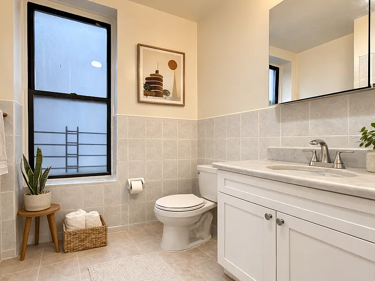 1965 Bergen St #3R — Photo 6