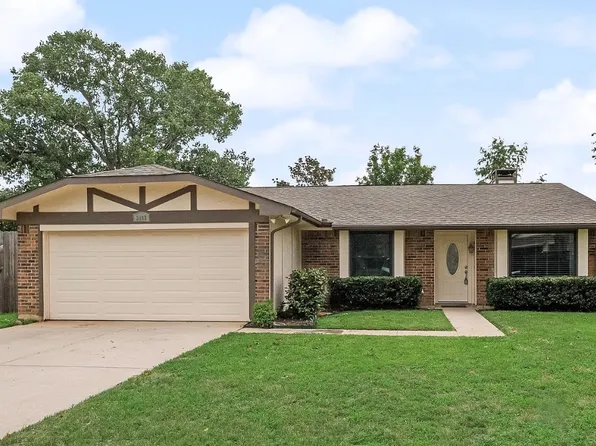 3409 W Sage Ct, Bedford, TX 76021
