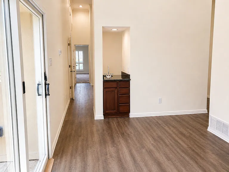 5912 Meadow Wood Ln — Photo 5