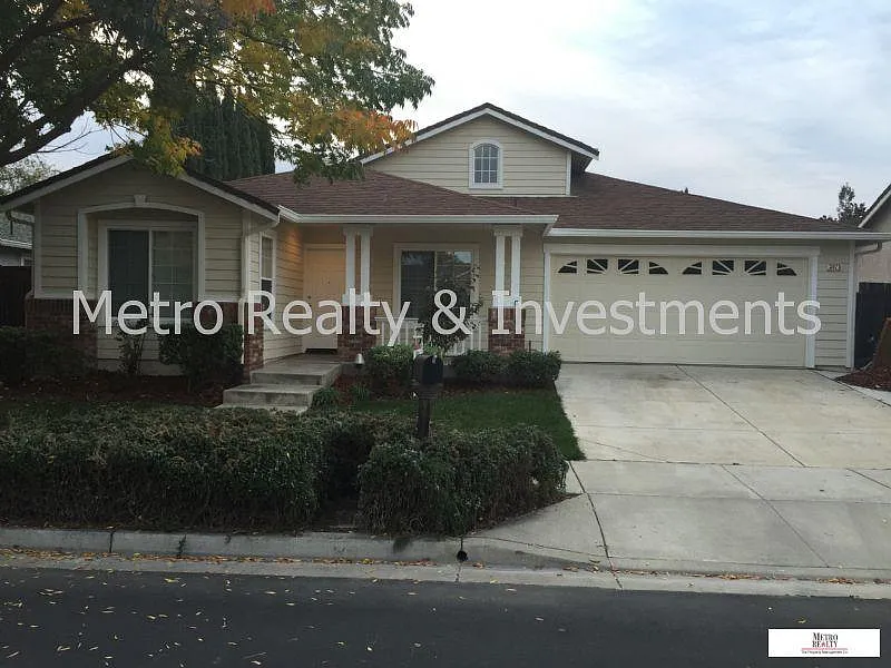 3025 Wright Way photo 1