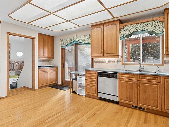5th image of 4316 W 53rd St NE