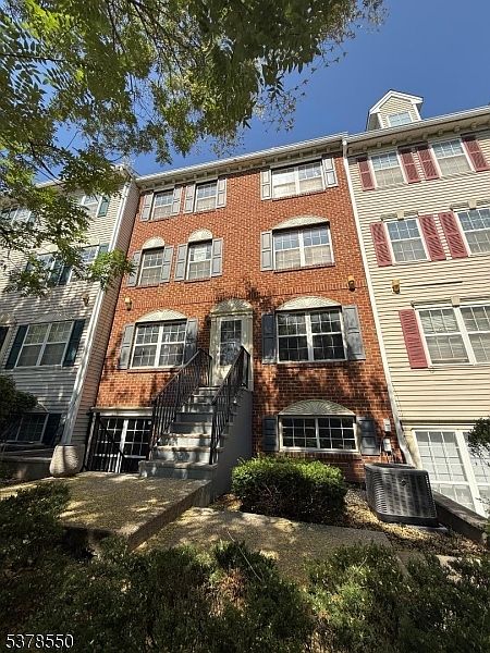 1st image of 49B Wickliffe St
