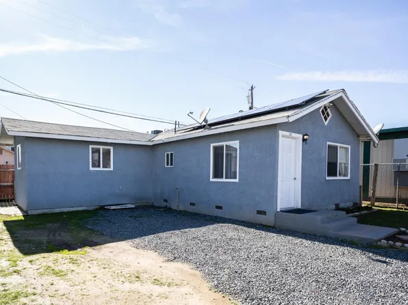 247 S College Ave, Dinuba, CA 93618