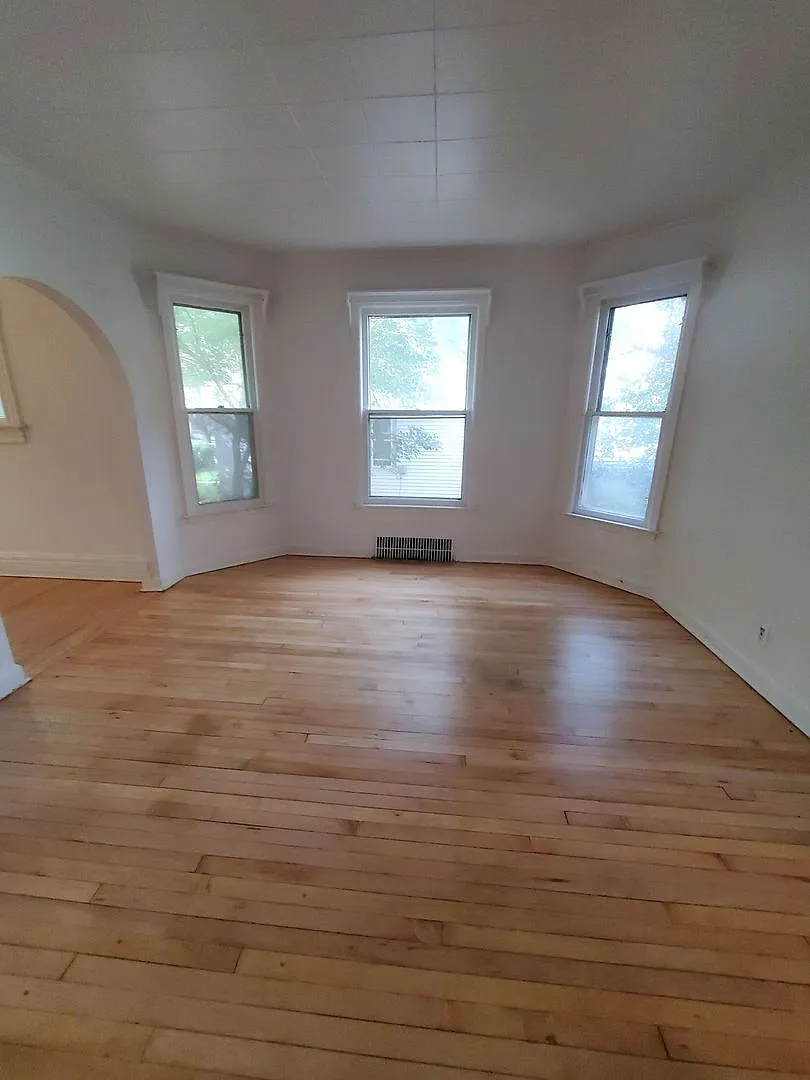922 E. Main St Duplex — Photo 3