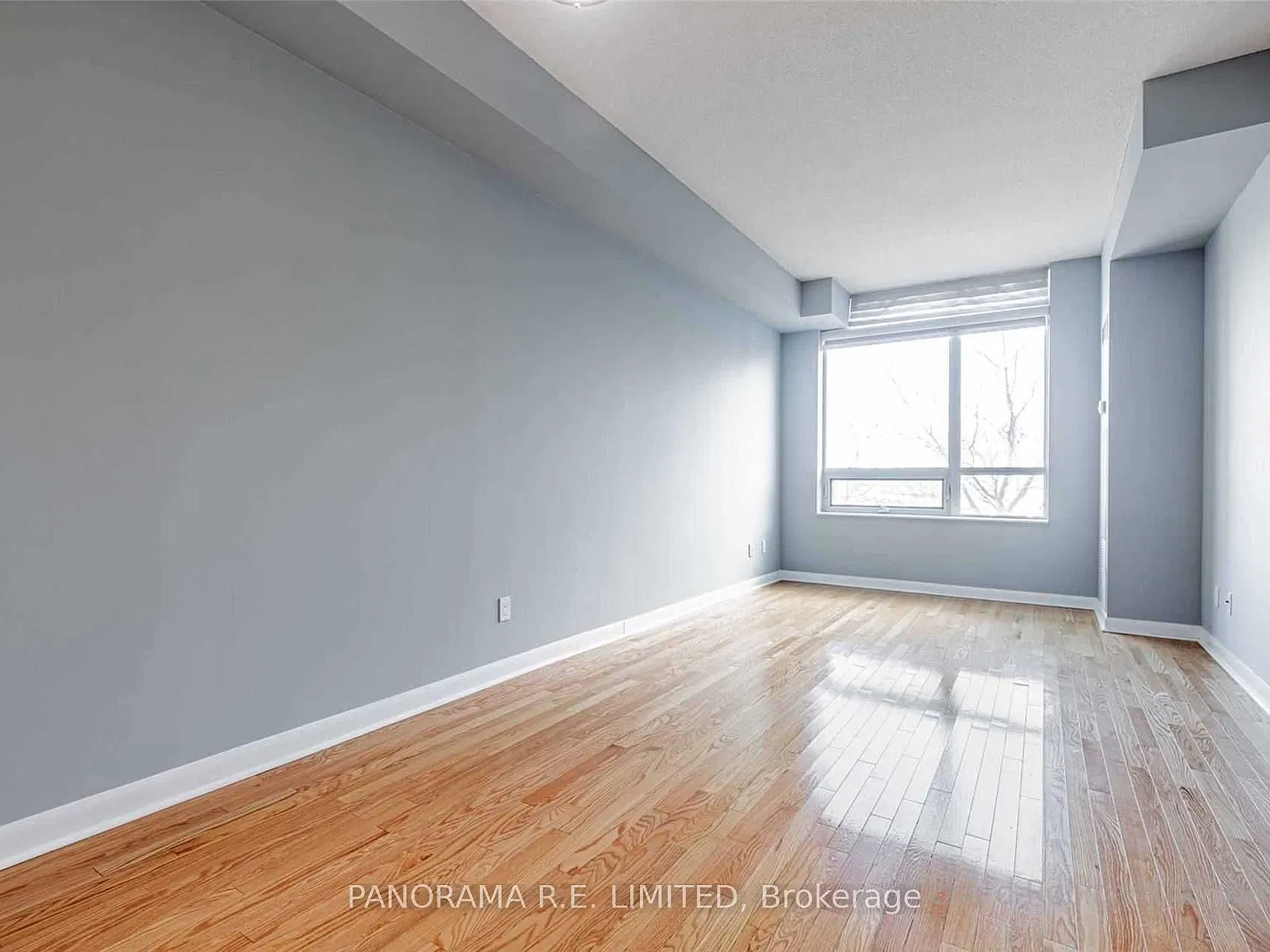 One Sherway Condominiums — Photo 4