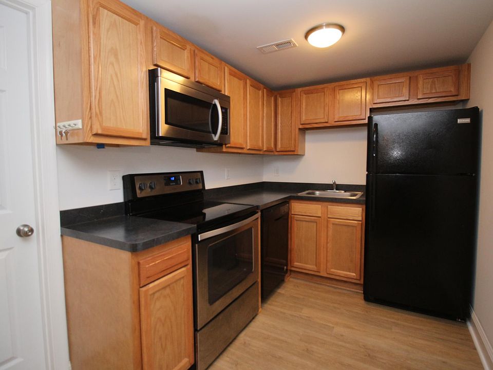 1st image of 33 Carver St APT B