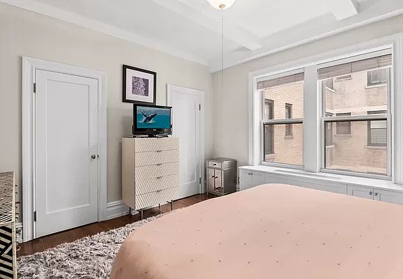 4th image of 2400 Broadway #8A