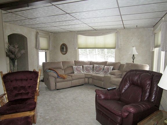 2nd image of 233 Newton St