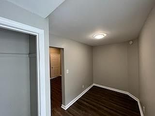 5th image of 1233 Eggert Rd