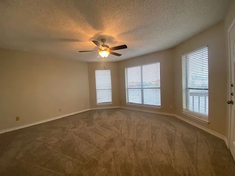 13913 Dasmarinas Dr — Photo 8