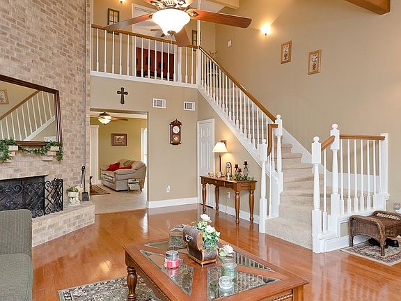 3rd image of 1411 Willow Bend Ct