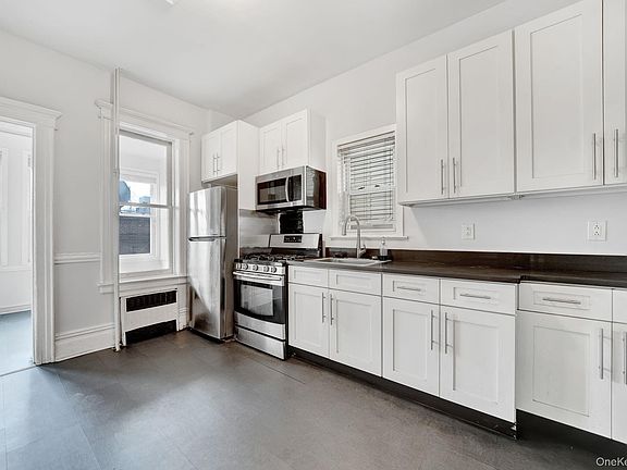 4th image of 1934 Benedict Avenue