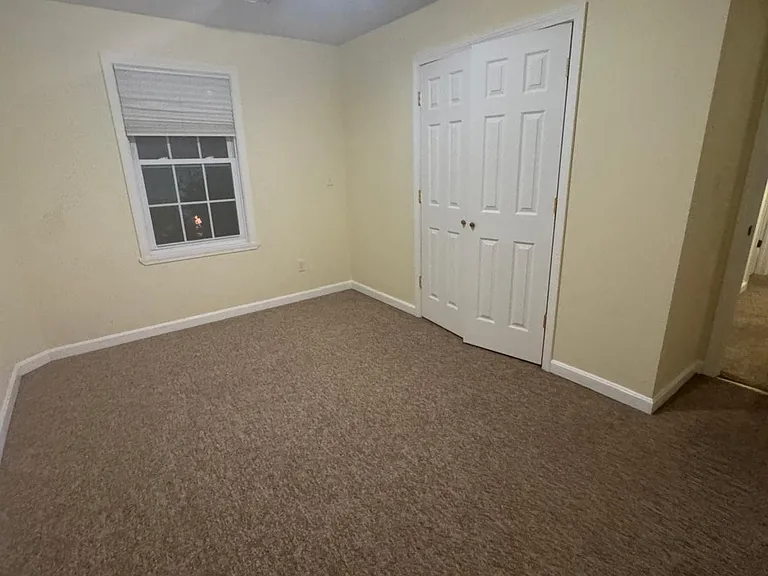 327 Lockwood St #A — Photo 9