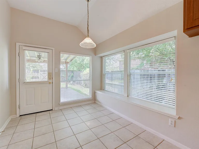9026 Robinhoods Well Dr — Photo 19