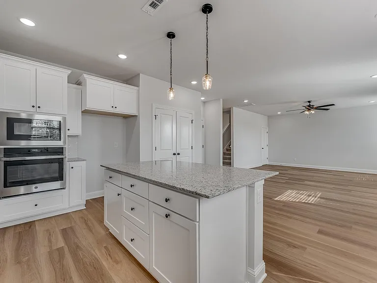 4902 SW Juneberry St — Photo 6