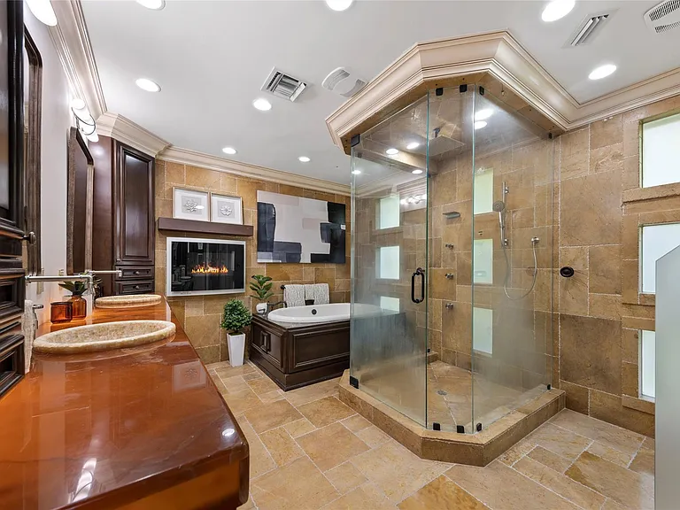 2430 Castilla Isle — Photo 24