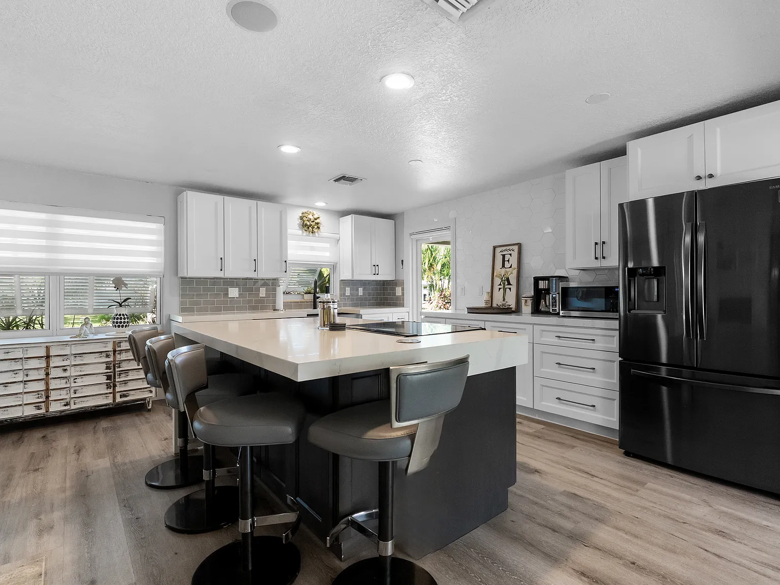 2 bed, 1357 sqft, $7,500 — Photo 2