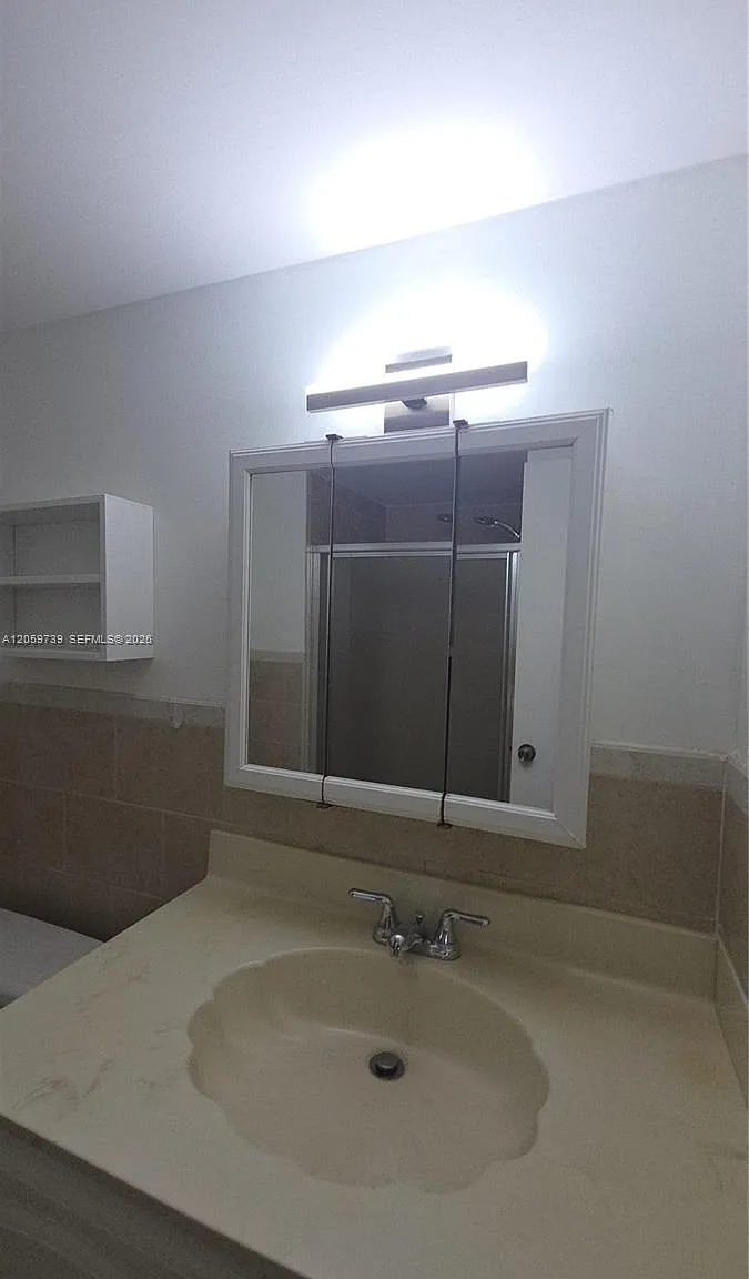 2 bed, 1000 sqft, $2,500 — Photo 3