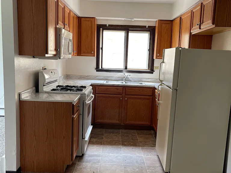 17720 Arcadia Ave #2-S — Photo 3