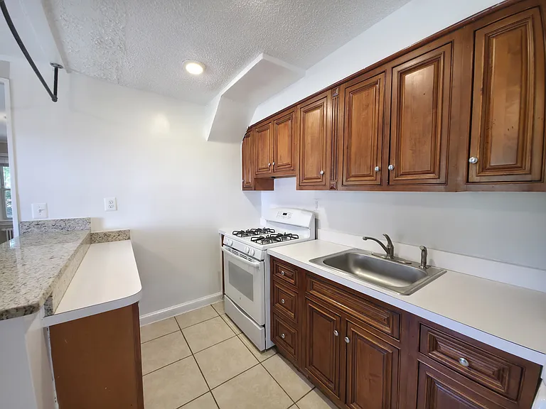 3311 Clay Pl NE — Photo 7