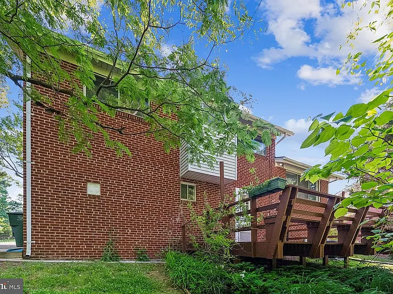 7608 Wellesley Dr — Photo 38