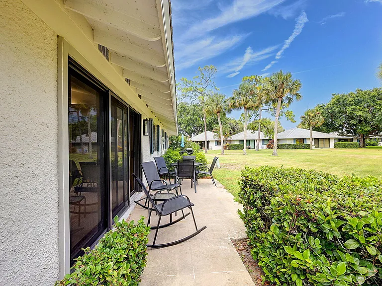 526 Club Dr — Photo 39