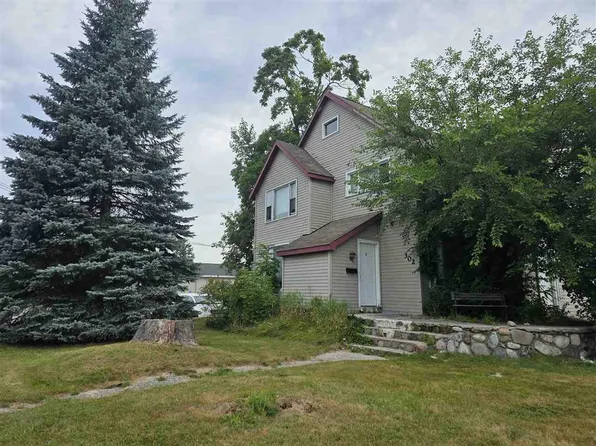 302 N Center Ave, Gaylord, MI 49735