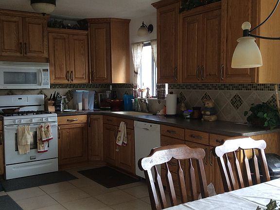 Large eat in kitchen 