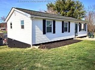 1 Surrey Dr, Hurricane, WV 25526